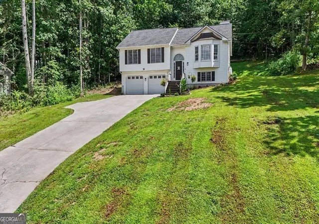 Photo 3 of Single family home for sale at 58 Willow Bend Dr Nw, Cartersville, GA 30121 | MLS# 10823955 | Listing updated on 2026-09-29
