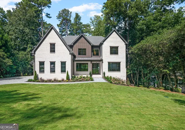Photo 2 of Mansion for sale at 4132 Haverhill Dr Ne, Atlanta, GA 30342 | MLS# 10835474 | Listing updated on 2026-09-11