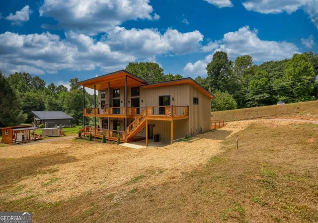 Photo 2 of Single family home for sale at 483 Church St, Blue Ridge, GA 30513 | MLS# 10817577 | Listing updated on 2026-09-07