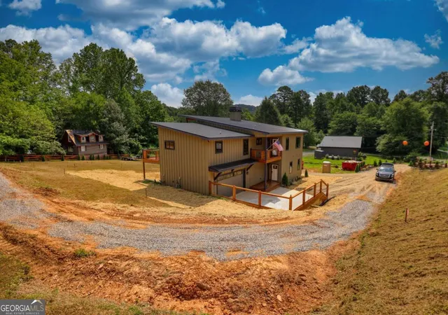 Photo 4 of Single family home for sale at 483 Church St, Blue Ridge, GA 30513 | MLS# 10817577 | Listing updated on 2026-09-07