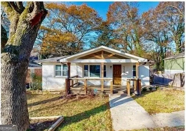 Photo 1 of Single family home for sale at 1105 Oakland Dr Sw, Atlanta, GA 30310 | MLS# 10831930 | Listing updated on 2026-09-07