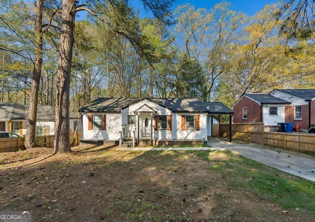 2nd image of 2545 Plantation Dr, Atlanta, GA 30344 | MLS# 10726015