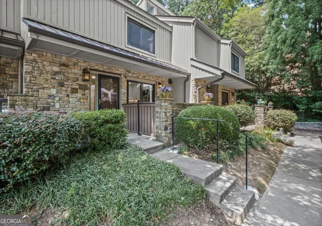Photo 3 of Townhouse for sale at 1252 Druid Knoll Dr Ne, Brookhaven, GA 30319 | MLS# 10790888 | Listing updated on 2026-09-12