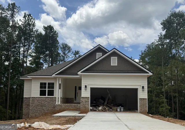 Single family home for sale at 200 Blackberry Ct, Pendergrass, GA 30567 | MLS# 10798238