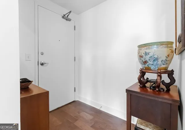 Listing Photo 4 - Condo for sale in building located at 563 Memorial Dr Se, Atlanta, GA 30312 - Unit #302
