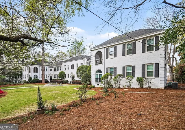 2nd image of 21 Peachtree Memorial Dr Nw, Atlanta, GA 30309