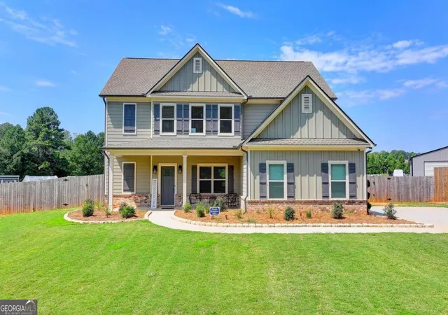 Photo 3 of Sale Pending at 4500 Bay Crk Rd, Loganville, GA 30052 | MLS# 10739219 | Listing updated on 2026-09-16