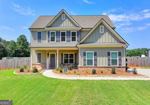 Photo 3 of Sale Pending at 4500 Bay Crk Rd, Loganville, GA 30052 | MLS# 10739219 | Listing updated on 2026-09-16