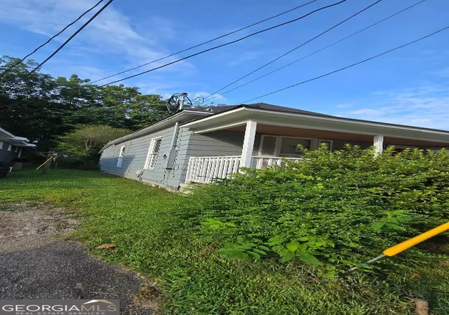 3rd image of 71 Martin Luther King Dr, Newnan, GA 30263 | MLS# 10799022