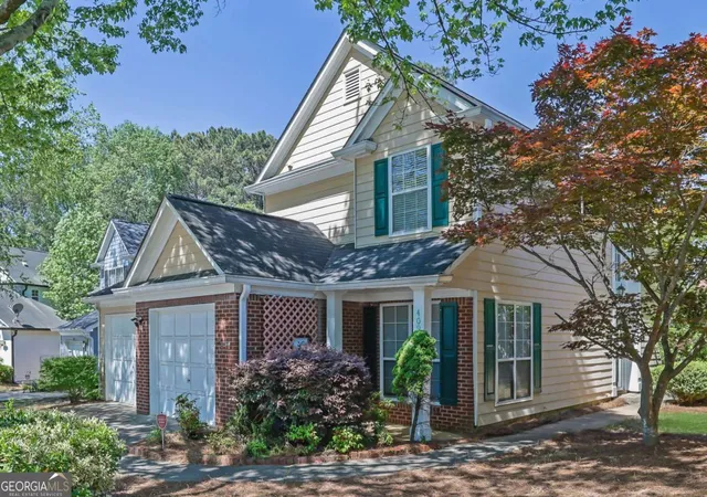 Photo 2 of Single family home for sale at 4095 Beaver Oaks Dr, Duluth, GA 30096 | MLS# 10735650 | Listing updated on 2026-07-15