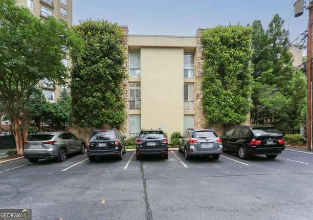 Photo 18 of Condo for sale at 2632 Peachtree Rd Nw #302B, Atlanta, GA 30305 | MLS# 10772189 | Listing updated on 2026-09-11