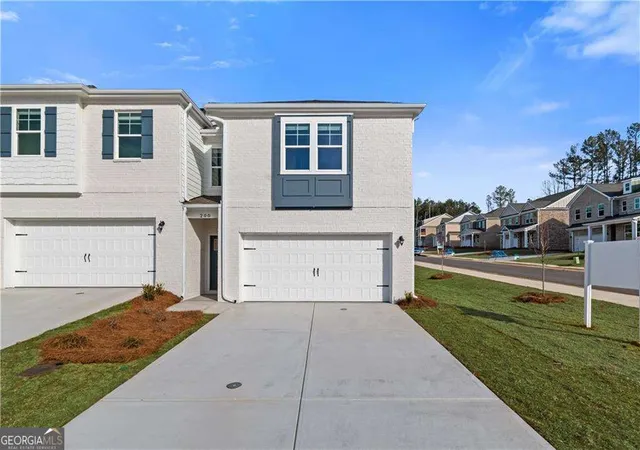 2nd image of 400 Enchanted Spring Ct, Mcdonough, GA 30253 | MLS# 10777596
