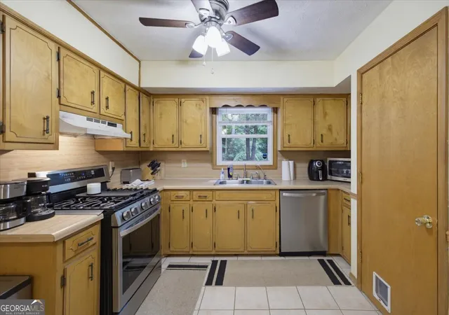Photo 4 of Single family home for sale at 3618 Waverly Oaks Way, Snellville, GA 30039 | MLS# 10804878 | Listing updated on 2026-09-19