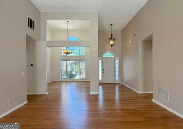 Photo 4 of Single family home for sale at 404 Eaglet Ct, Mcdonough, GA 30253 | MLS# 10730990 | Listing updated on 2026-09-20