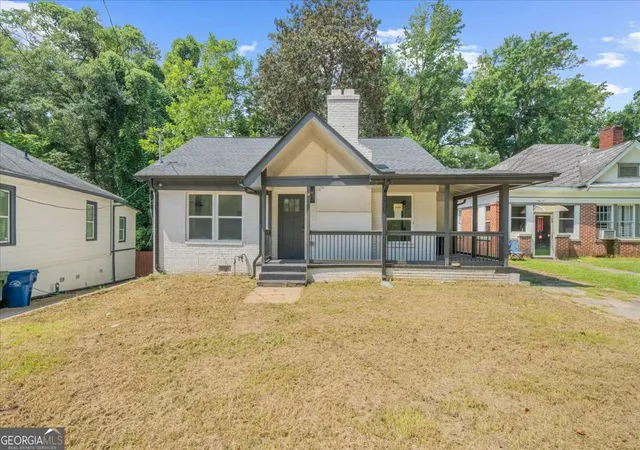 Photo 2 of Single family home for sale at 1040 Donnelly Ave Sw, Atlanta, GA 30310 | MLS# 10825766 | Listing updated on 2026-08-27