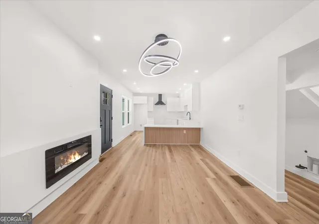 Photo 3 of Single family home for sale at 1040 Donnelly Ave Sw, Atlanta, GA 30310 | MLS# 10825766 | Listing updated on 2026-09-20