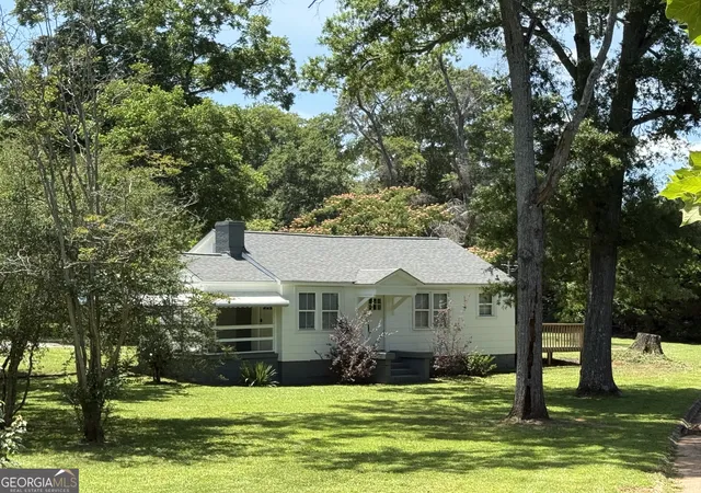 Photo 3 of Single family home for sale at 1511 W Poplar St, Griffin, GA 30224 | MLS# 10789992 | Listing updated on 2026-09-27