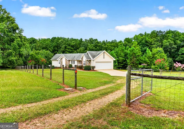 1st image of 2575 Luella Rd, Locust Grove, GA 30248 | MLS# 10820027