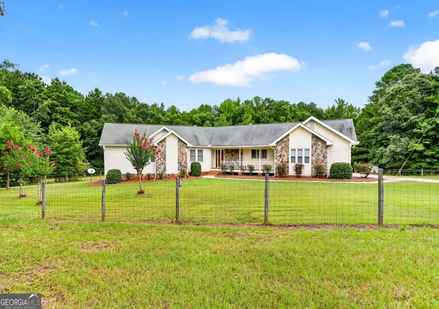 2nd image of 2575 Luella Rd, Locust Grove, GA 30248 | MLS# 10820027