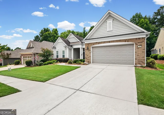 Photo 3 of Single family home for sale at 709 Tee Box Dr, Griffin, GA 30223 | MLS# 10806500 | Listing updated on 2026-09-17