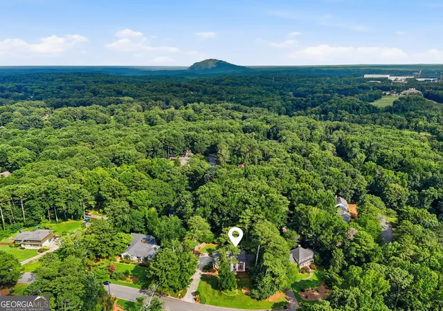 Photo 3 of Single family home for sale at 2059 Mountain Creek Dr, Stone Mountain, GA 30087 | MLS# 10834687 | Listing updated on 2026-09-18