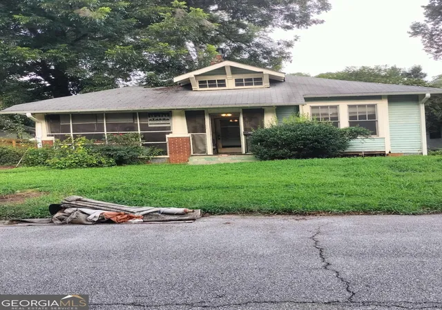 Photo 2 of Single family home for sale at 1424 Graham St Sw, Atlanta, GA 30310 | MLS# 10813843 | Listing updated on 2026-09-14
