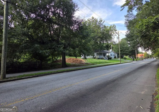 Photo 3 of Sale Pending at 1591 Campbellton Rd Sw, Atlanta, GA 30311 | MLS# 10827130 | Listing updated on 2026-10-26