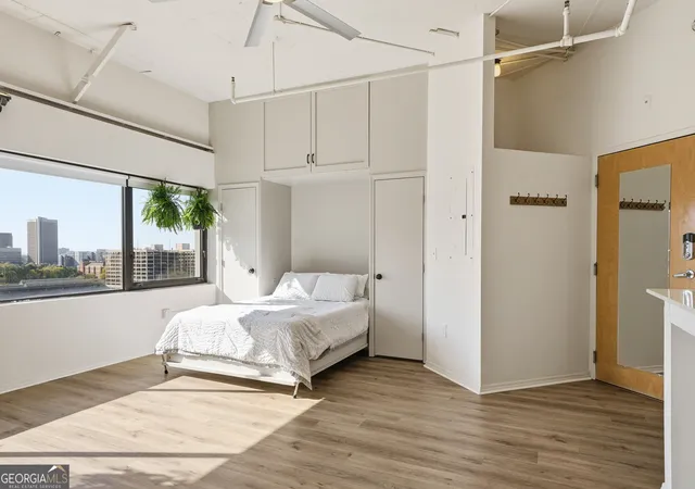 Listing Photo 4 - Condo for sale in building located at 120 Ralph Mcgill Blvd Ne, Atlanta, GA 30308 - Unit #903