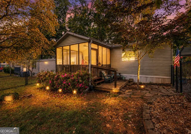 Photo 2 of Manufactured home for sale at 5535 Mount Shores Cir, Gainesville, GA 30506 | MLS# 10834373 | Listing updated on 2026-09-10