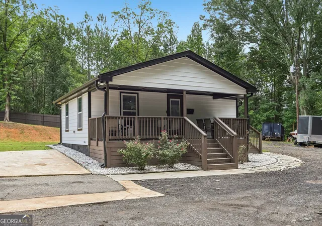 3rd image of 1111 Flippen Rd, Stockbridge, GA 30281 | MLS# 10806365
