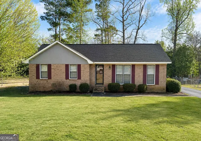 1st image of 218 Cosby Dr, Lagrange, GA 30241 | MLS# 10823165