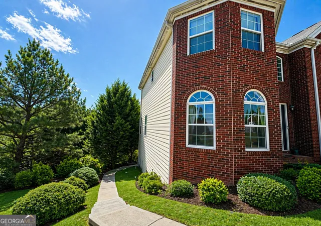 Photo 2 of Single family home for sale at 260 Wyncreek Ct SW, Atlanta, GA 30331 | MLS# 10740973 | Listing updated on 2026-06-20