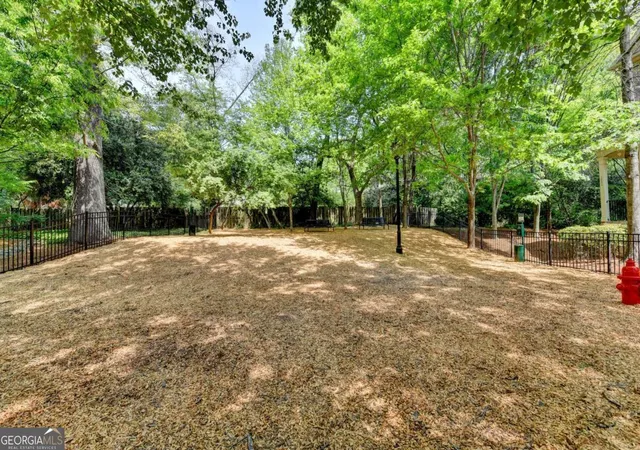 Photo 77 of Condo for sale at 3635 E Paces Cir Ne #1309, Atlanta, GA 30326 | MLS# 10729469 | Listing updated on 2026-04-24