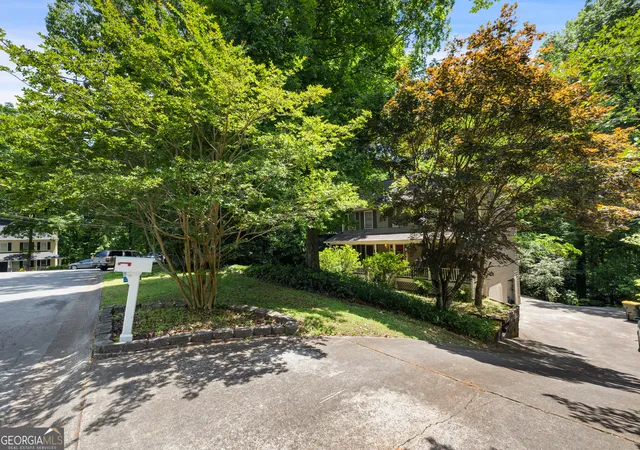 2nd image of 4700 Norman Dr Nw, Kennesaw, GA 30144 | MLS# 10756220