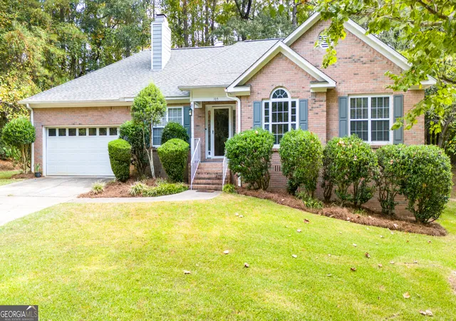 Photo 1 of Sale Pending at 105 Wexford Cir, Macon, GA 31210 | MLS# 10607726 | Listing updated on 2025-09-24