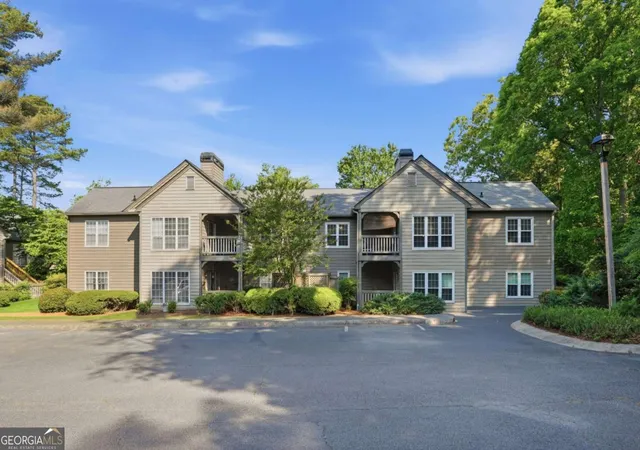 Photo 3 of Condo for sale at 1109 Ml Pond Dr Se, Smyrna, GA 30082 | MLS# 10758648 | Listing updated on 2026-08-08