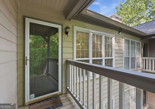 Listing Photo 5 - Condo for sale in building located at 1109 Mill Pond Dr SE, Smyrna, GA 30082