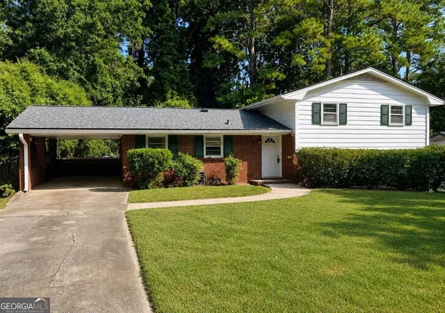 Photo 1 of Single family home for sale at 2544 W Laurel Ridge Dr, Decatur, GA 30033 | MLS# 10825763 | Listing updated on 2026-09-02