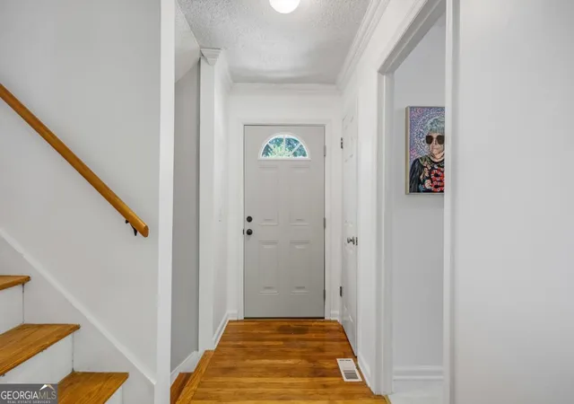 Photo 3 of Single family home for sale at 2544 W Laurel Ridge Dr, Decatur, GA 30033 | MLS# 10825763 | Listing updated on 2026-09-02
