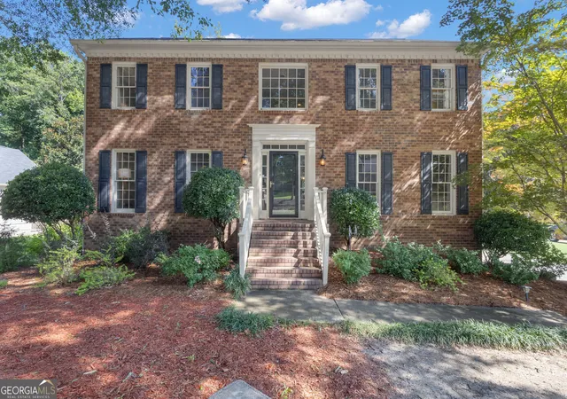 Photo 1 of Single family home for sale at 164 Cloister Dr, Peachtree City, GA 30269 | MLS# 10822335 | Listing updated on 2026-10-02
