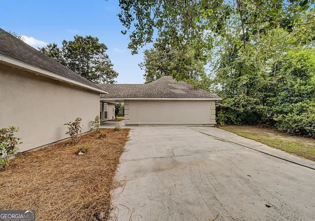 Photo 3 of Single family home for sale at 1621 Moore St, Adel, GA 31620 | MLS# 10818165 | Listing updated on 2026-09-11