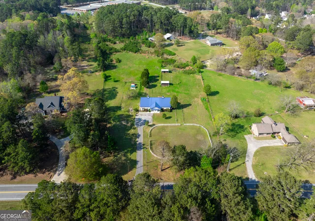 Photo 3 of Sale Pending at 3121 Centerville Rosebud Rd, Snellville, GA 30039 | MLS# 10823797 | Listing updated on 2026-09-20