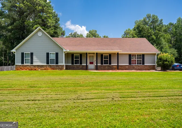 2nd image of 132 Old Stonewall Dr, Locust Grove, GA 30248 | MLS# 10808042