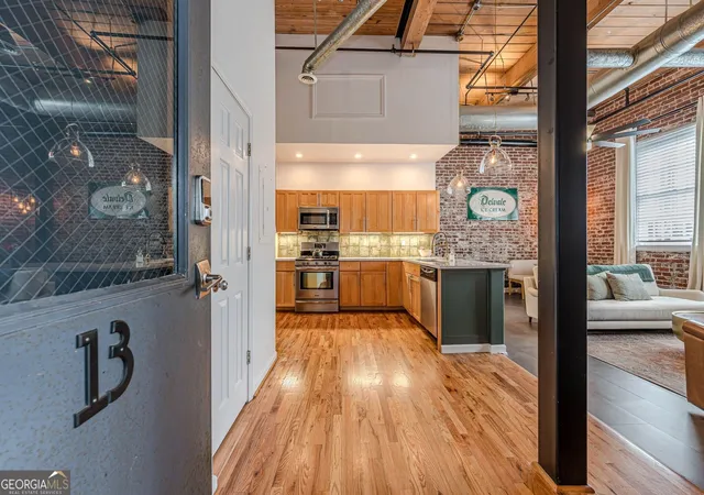 Photo 3 of Sale Pending at 320 Martin Luther King Jr Dr Se #13, Atlanta, GA 30312 | MLS# 10830883 | Listing updated on 2026-08-27