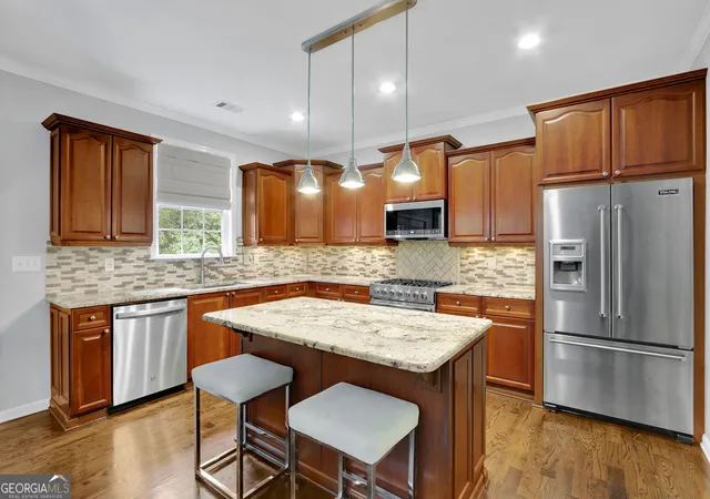 Photo 4 of Sale Pending at 923 Van Briggle Path Ne, Sugar Hill, GA 30518 | MLS# 10813505 | Listing updated on 2026-10-07
