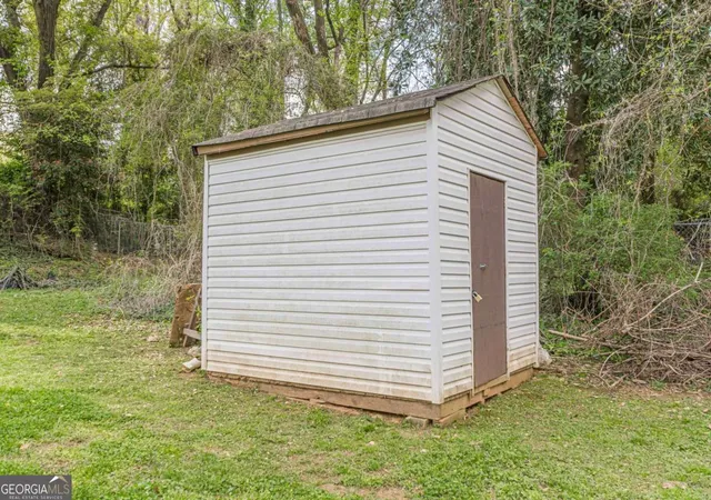 Photo 4 of Single family home for sale at 3182 Lake Ave, Atlanta, GA 30354 | MLS# 10815752 | Listing updated on 2026-08-13