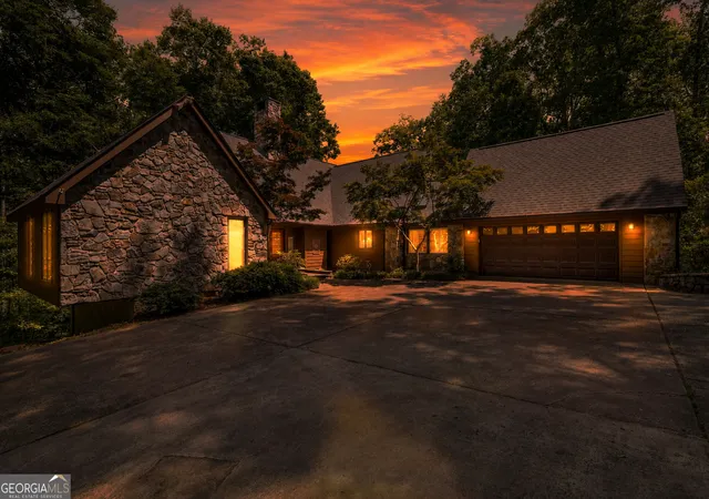 2nd image of 15 Red Bud Trl, Newnan, GA 30263 | MLS# 10764493