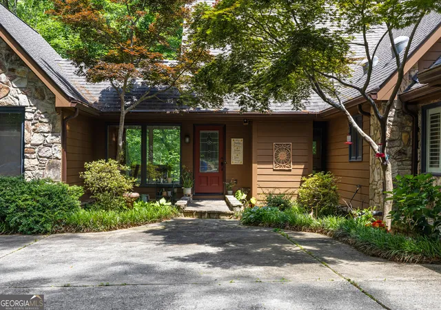 3rd image of 15 Red Bud Trl, Newnan, GA 30263 | MLS# 10764493