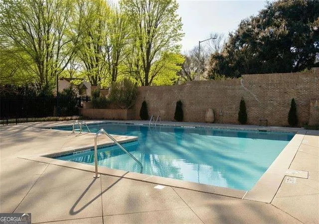 2nd image of 220 Renaissance Pkwy Ne, Atlanta, GA 30308