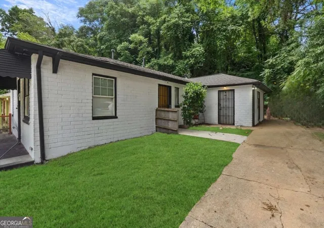3rd image of 1409 Hawkins St Nw, Atlanta, GA 30314 | MLS# 10803364